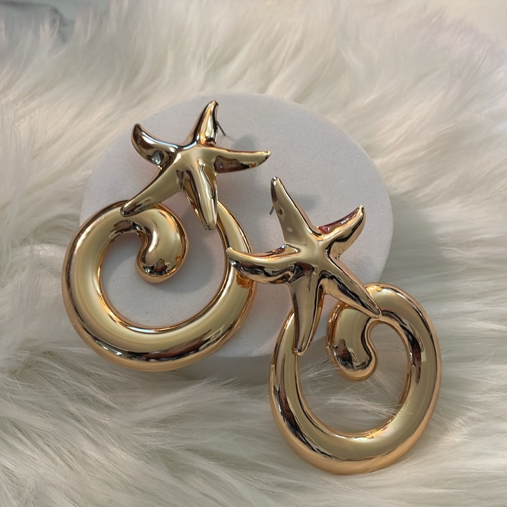 Gold Starfish Hoop Earrings - Picture 9 of 12